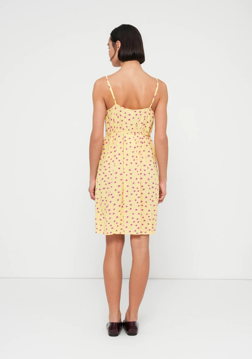 Vestido corto de tirantes  PCEVIE de Pieces
